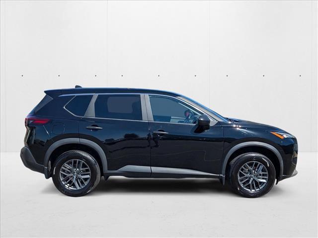 Photo of 2023 Super Black Nissan Rogue