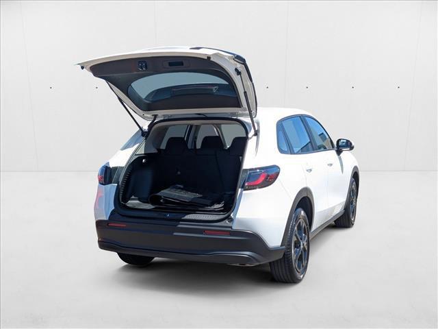Photo of 2025 Platinum White Pearl Honda HR-V