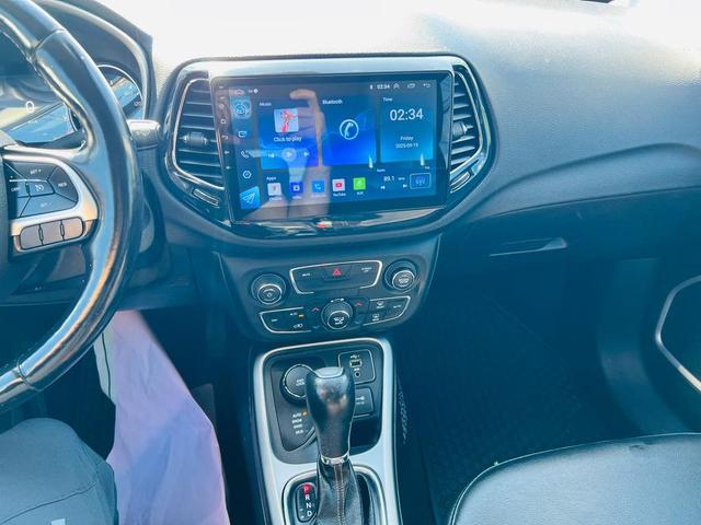 Photo of 2019 Silver Jeep Compass