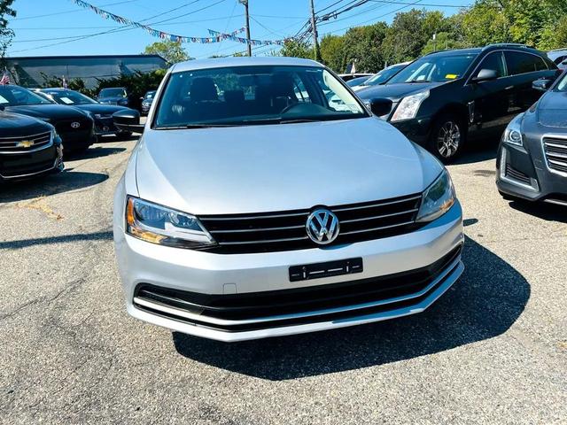 Photo of 2015 Silver Volkswagen Jetta