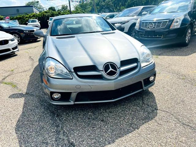 Photo of 2011 Silver Mercedes-Benz SLK-Class