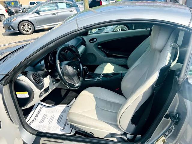 Photo of 2011 Silver Mercedes-Benz SLK-Class