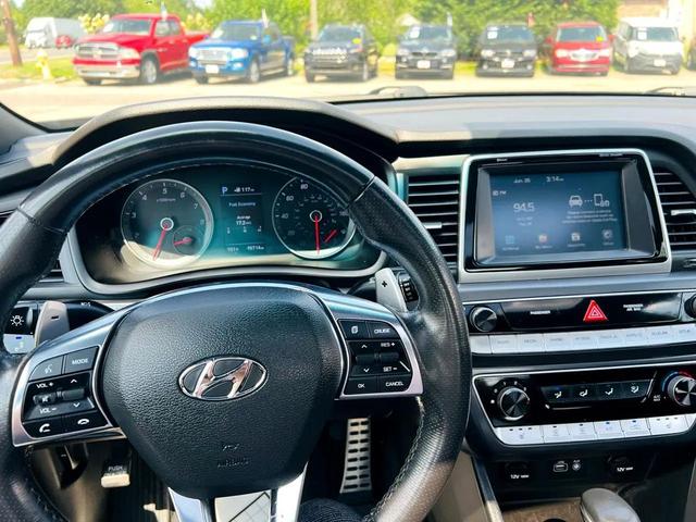 Photo of 2018 Gray Hyundai SONATA