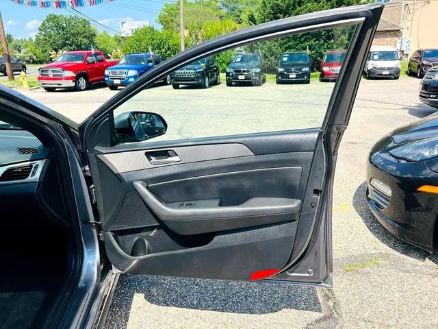 Photo of 2018 Gray Hyundai SONATA