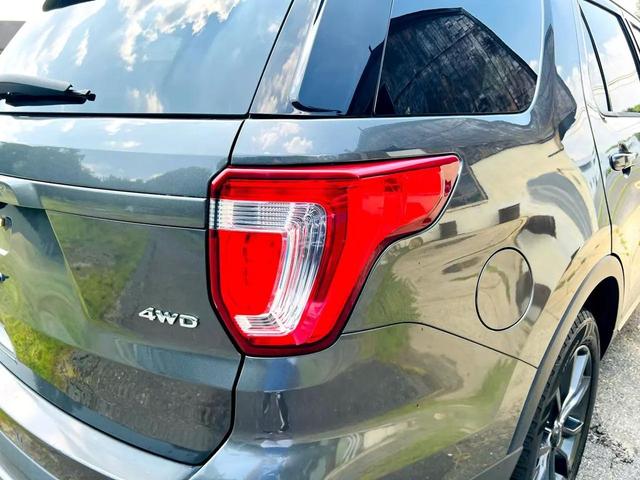 Photo of 2017 Gray Ford Explorer