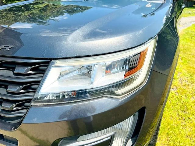 Photo of 2017 Gray Ford Explorer