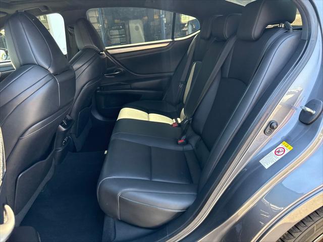 Photo of 2019 Nebula Gray Pearl Lexus ES 350