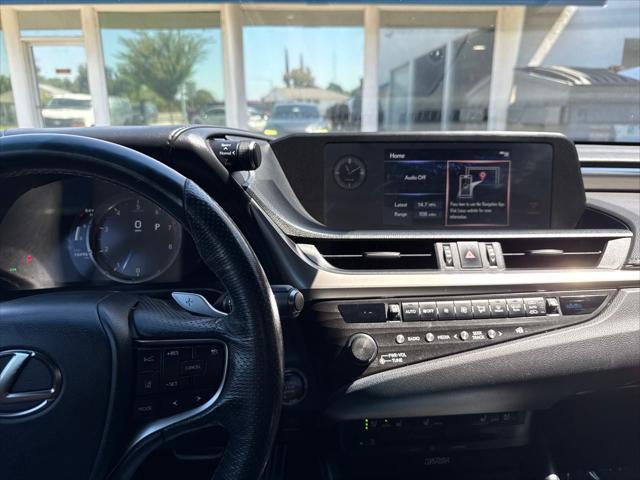 Photo of 2019 Nebula Gray Pearl Lexus ES 350