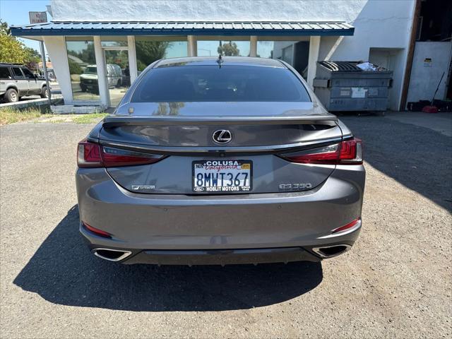 Photo of 2019 Nebula Gray Pearl Lexus ES 350