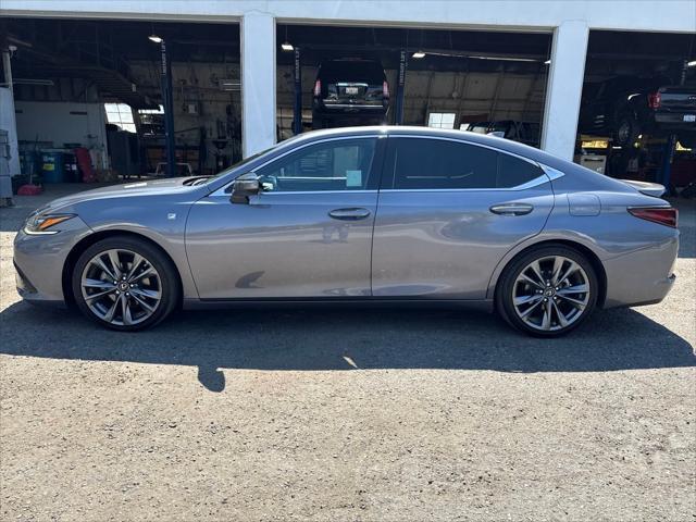Photo of 2019 Nebula Gray Pearl Lexus ES 350