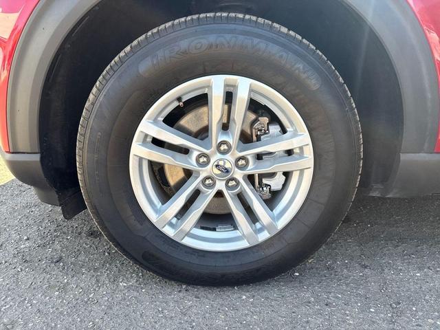 Photo of 2022 Rapid Red Metallic Tinted Clearcoat Ford Explorer