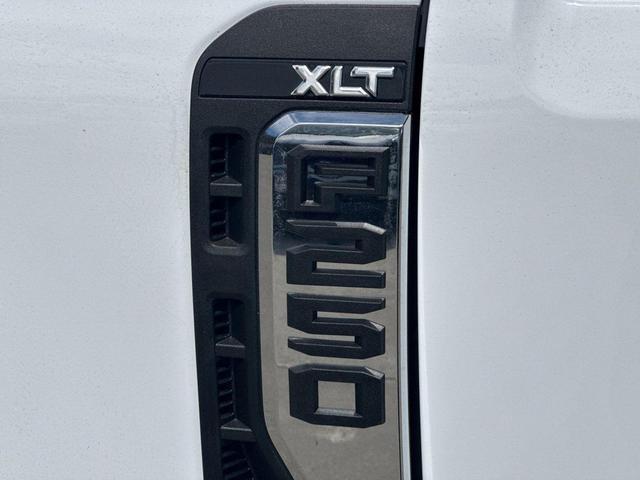 Photo of 2026 Oxford White Ford F-250