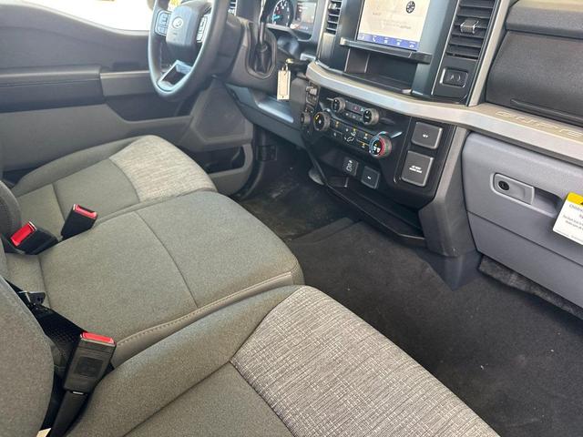 Photo of 2026 Oxford White Ford F-250