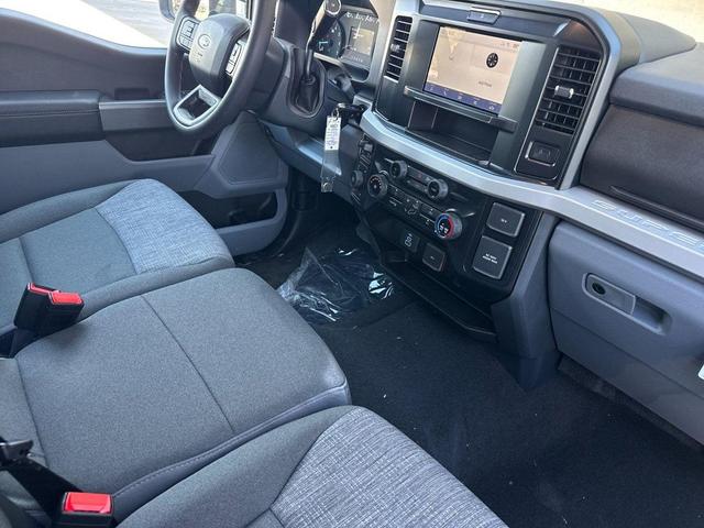 Photo of 2026 Oxford White Ford F-250