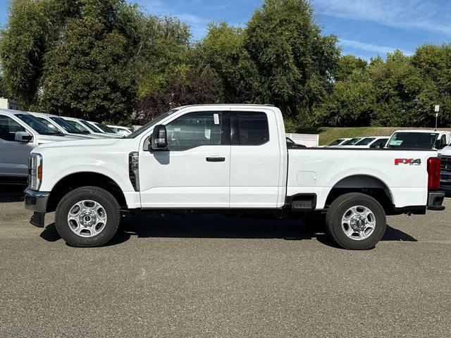 Photo of 2026 Oxford White Ford F-250