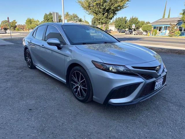 Photo of 2022 Celestial Silver Metallic Toyota Camry