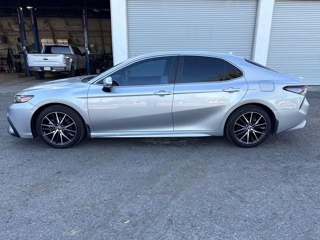 Photo of 2022 Celestial Silver Metallic Toyota Camry