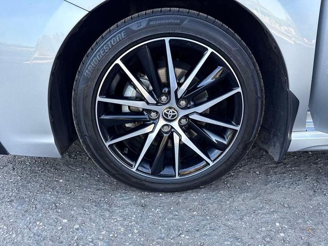 Photo of 2022 Celestial Silver Metallic Toyota Camry