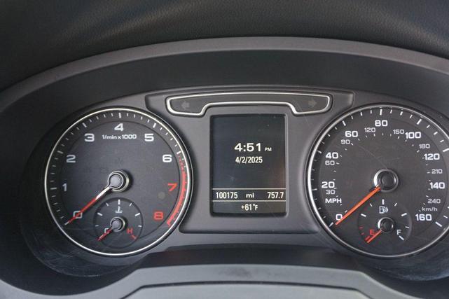 Photo of 2015 White Audi Q3