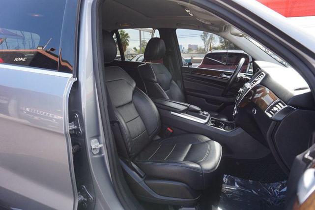 Photo of 2014 Diamond Silver Metallic Mercedes-Benz M-Class