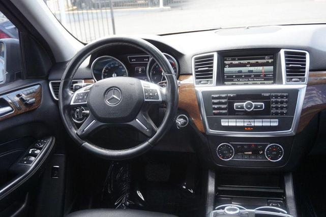 Photo of 2014 Diamond Silver Metallic Mercedes-Benz M-Class