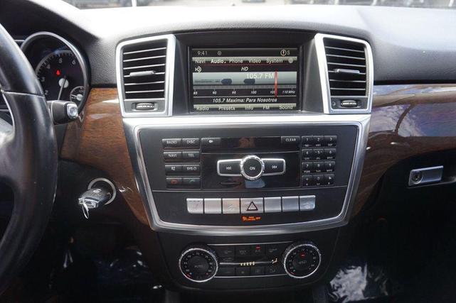 Photo of 2014 Diamond Silver Metallic Mercedes-Benz M-Class