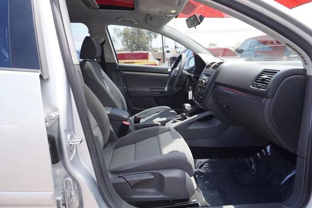 Photo of 2007 Reflex Silver Volkswagen Rabbit