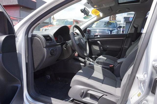 Photo of 2007 Reflex Silver Volkswagen Rabbit