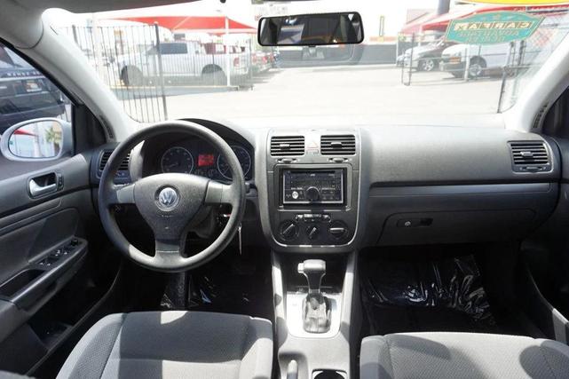 Photo of 2007 Reflex Silver Volkswagen Rabbit