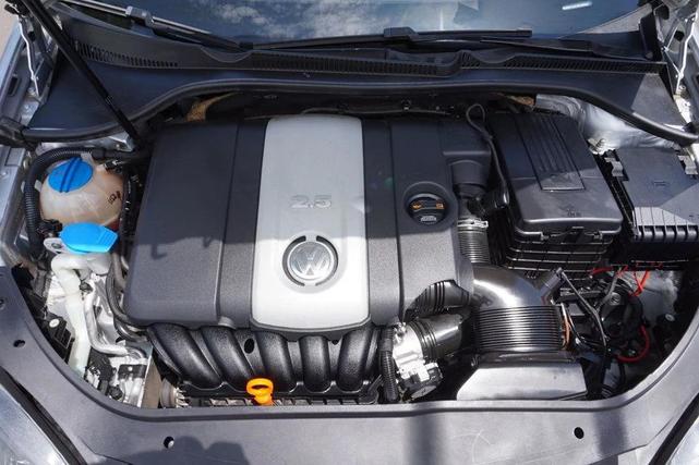 Photo of 2007 Reflex Silver Volkswagen Rabbit