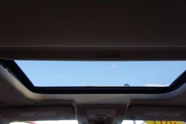 Photo of 2017 Summit White GMC Sierra 1500