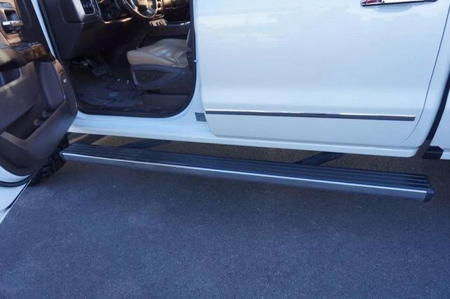 Photo of 2017 Summit White GMC Sierra 1500
