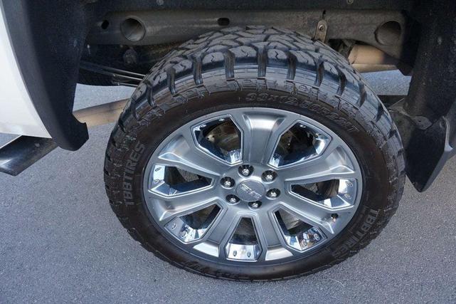 Photo of 2017 Summit White GMC Sierra 1500