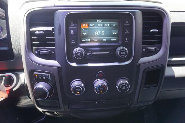 Photo of 2019 Granite Crystal Metallic Clearcoat RAM 1500