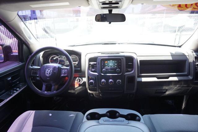 Photo of 2019 Granite Crystal Metallic Clearcoat RAM 1500