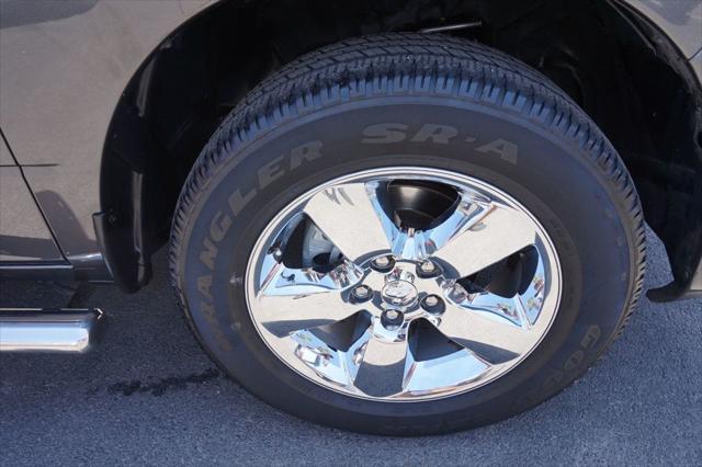 Photo of 2019 Granite Crystal Metallic Clearcoat RAM 1500