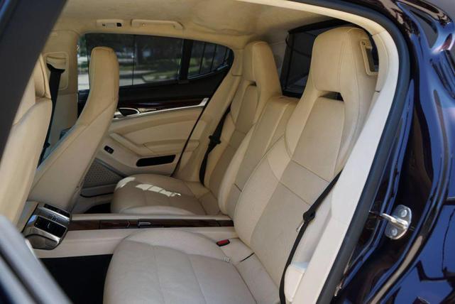 Photo of 2013 Burgundy Porsche Panamera