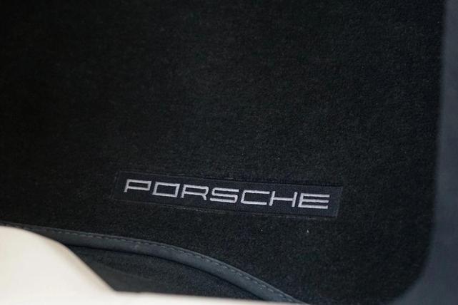 Photo of 2013 Burgundy Porsche Panamera