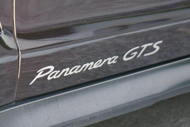 Photo of 2013 Burgundy Porsche Panamera