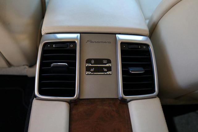 Photo of 2013 Burgundy Porsche Panamera