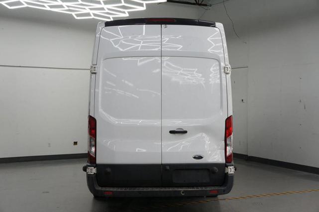 Photo of 2016 White Ford Transit-350