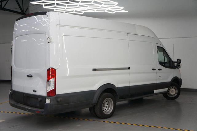 Photo of 2016 White Ford Transit-350