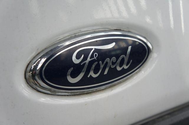 Photo of 2016 White Ford Transit-350