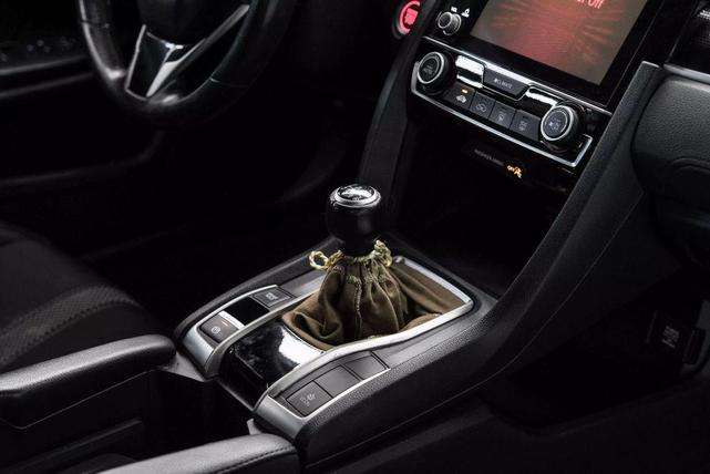 Photo of 2019 Black Honda Civic