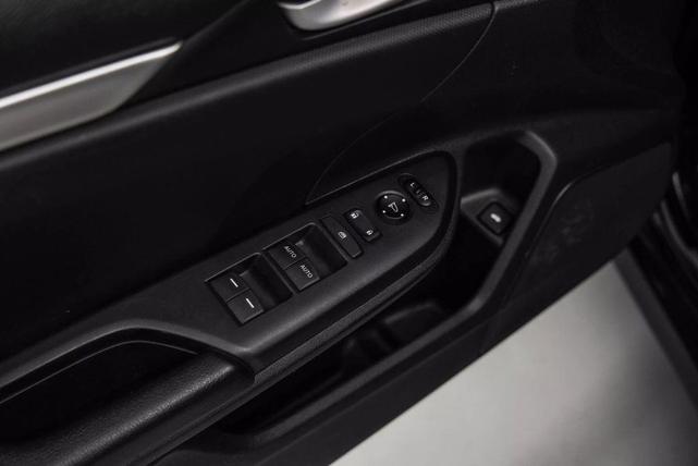 Photo of 2019 Black Honda Civic