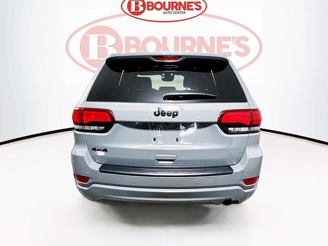 Photo of 2022 Sting Gray Jeep Grand Cherokee
