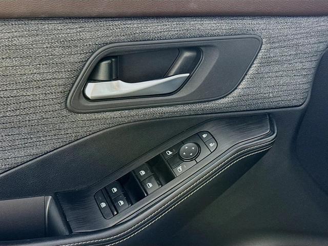 Photo of 2023 Gun Metallic Nissan Rogue