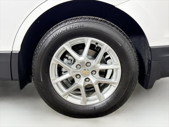Photo of 2023 Summit White Chevrolet Equinox