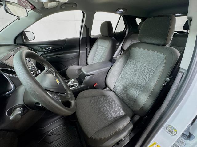 Photo of 2023 Summit White Chevrolet Equinox