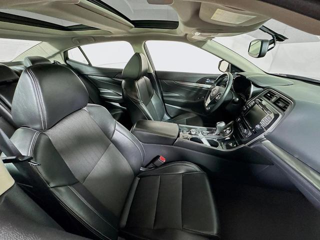 Photo of 2019 Brilliant Silver Nissan Maxima